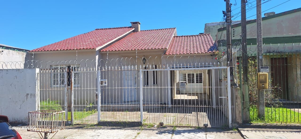 Casa na Rua Rafael Pinto Bandeira 